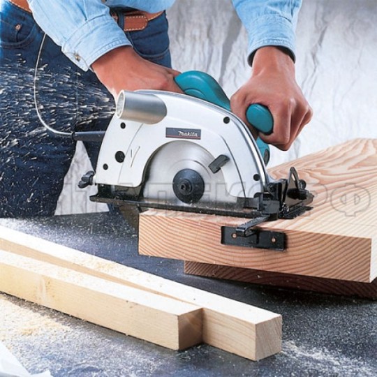 Пила дисковая Makita 5604 R 0,95КВт 165х20мм рез 54мм