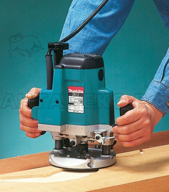Фрезер Makita 3612