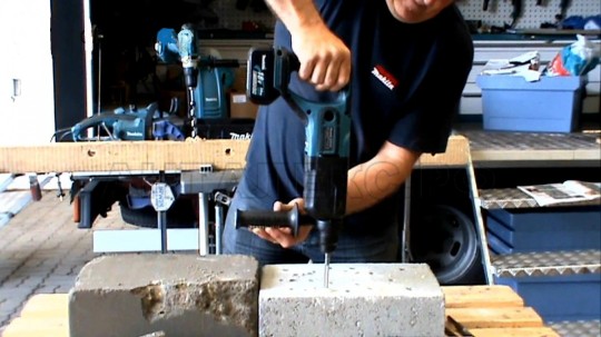 Перфоратор Makita акк. DHR 241 RFE