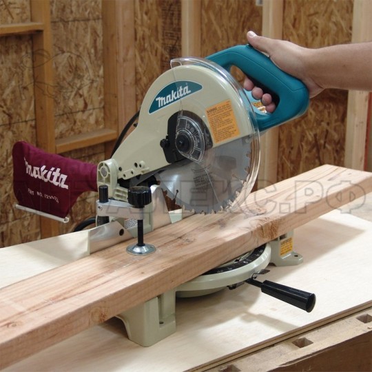 Пила торцовочная Makita LS 1040