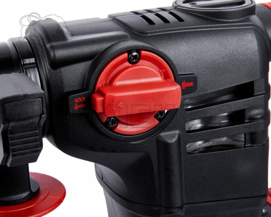 Перфоратор Elitech SDS-Plus RH 1130E AVC,1100Вт,30мм,2реж,3.5Дж,2800-3400ум,4.5кг,пл.пуск,чем,